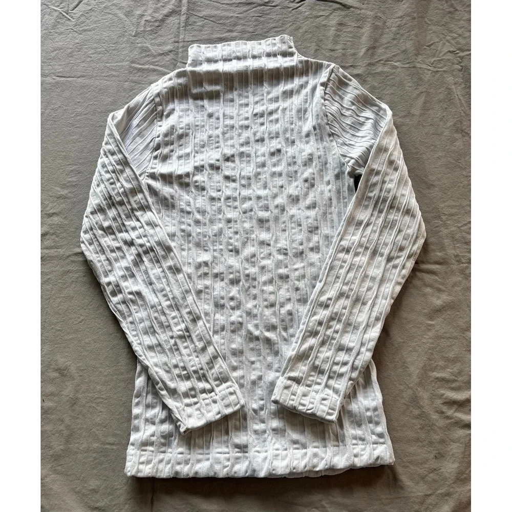 Bella Seamless White Mock Neck Long Sleeve Ribbed Ripple Texture Top M/L IT32M - Picture 2 of 3